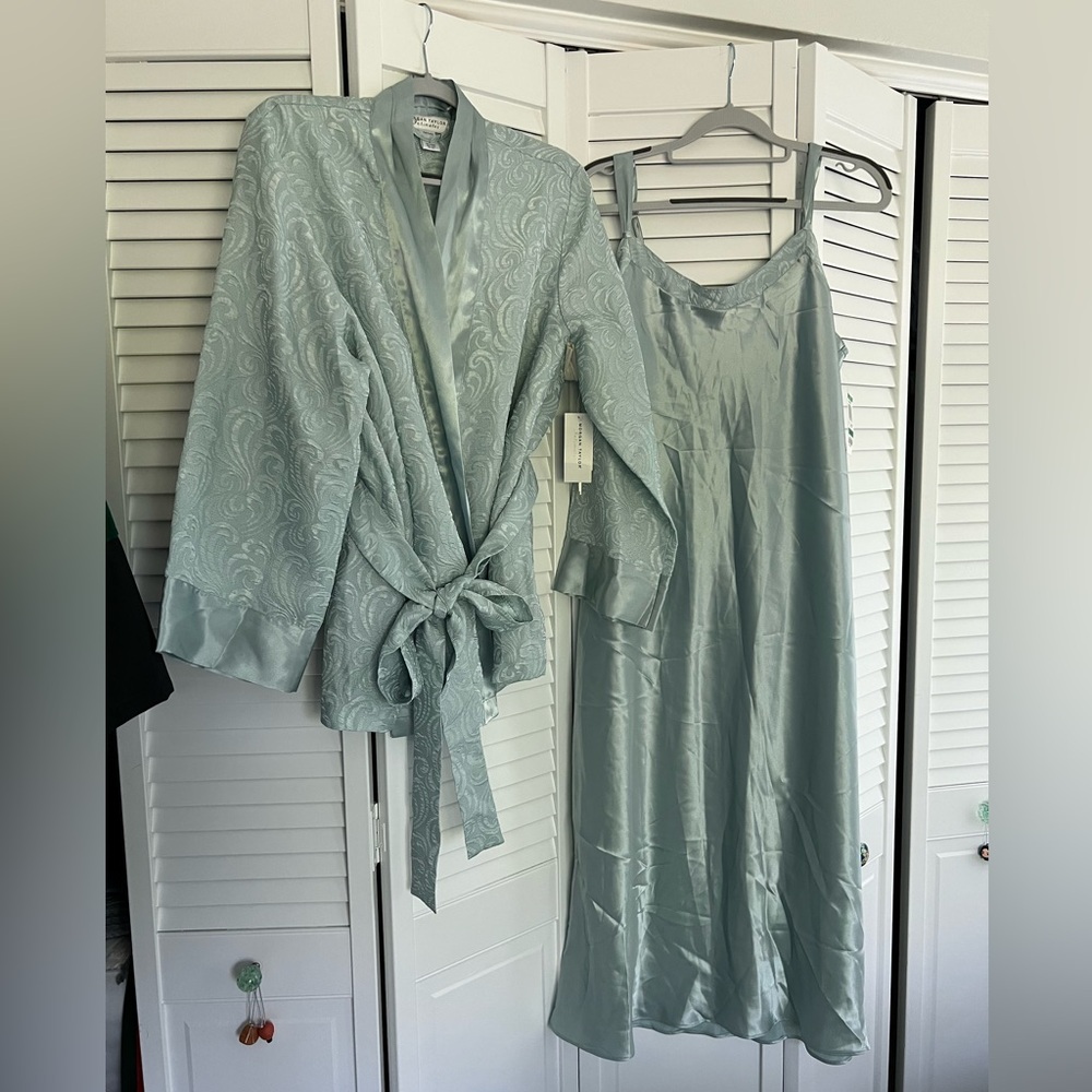 New with tags Elegant Satin Sleepwear Set in Light Green